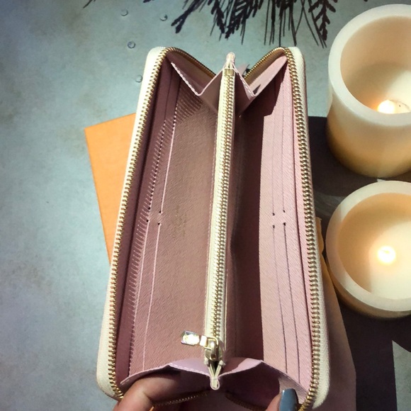 L.V.  Damier  Azur Wallet! - Picture 3 of 6